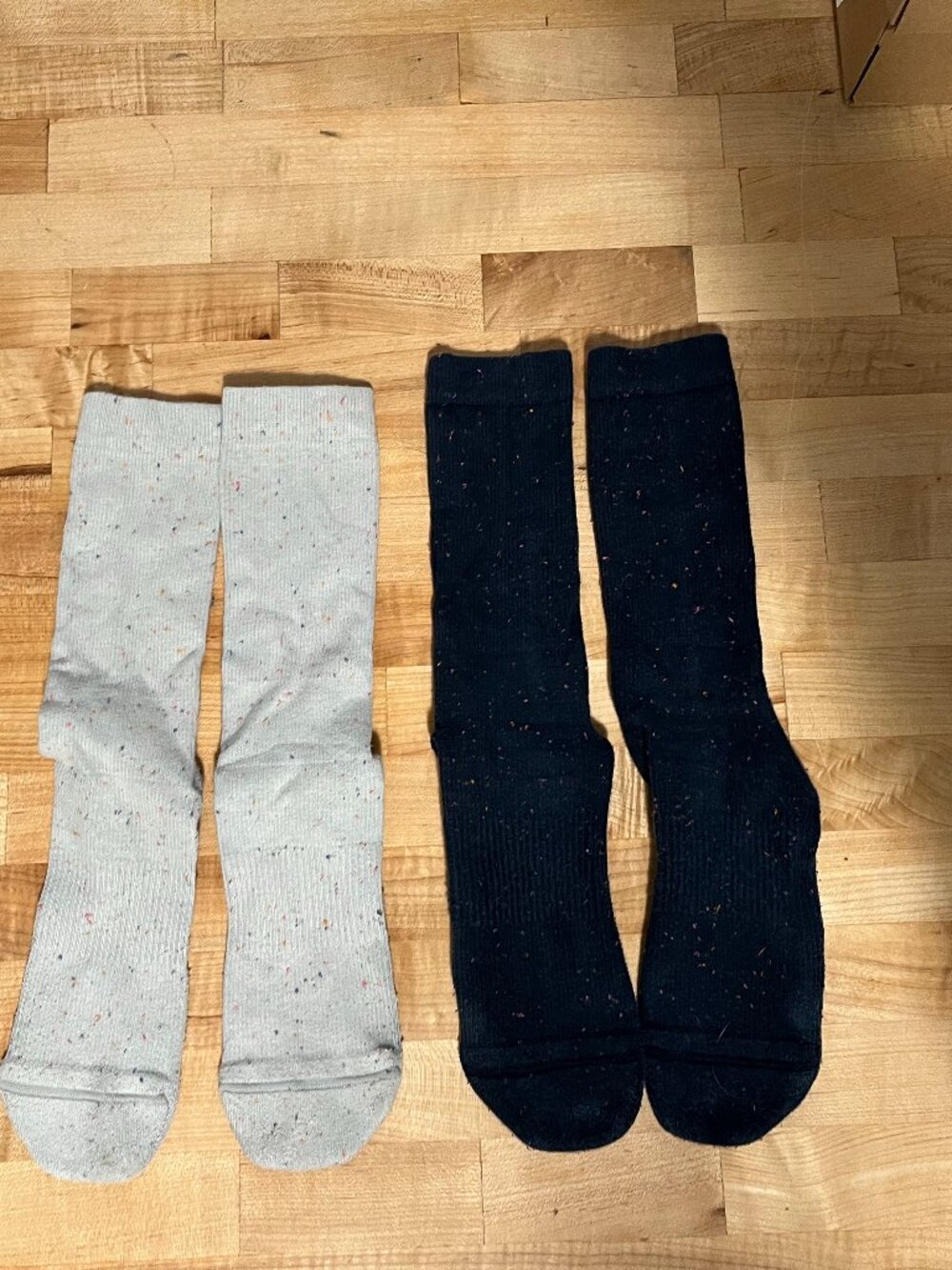 Lot of 2 pairs Men's Medium size 7-9.5 Lululemon Crew Socks